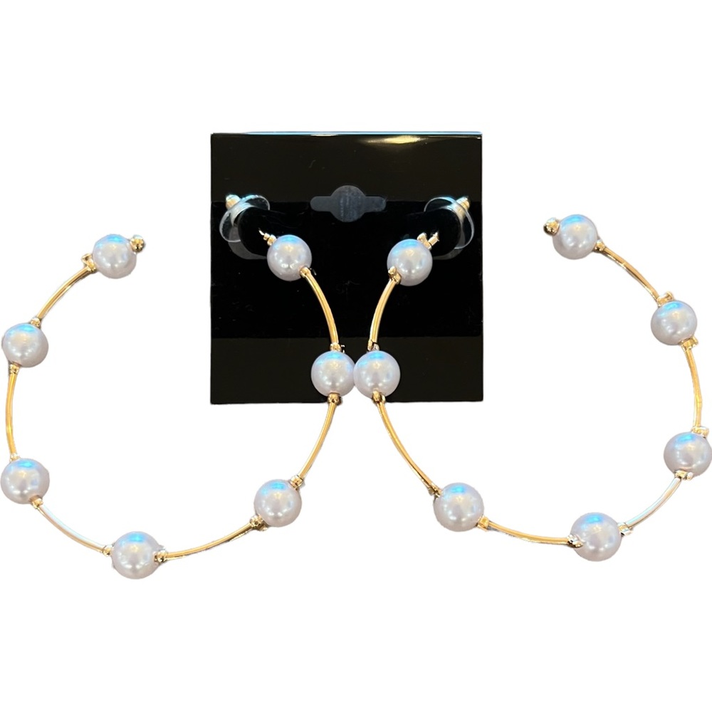 Brand New Gold & Pearl Dangle Earrings Costume Jewelry
